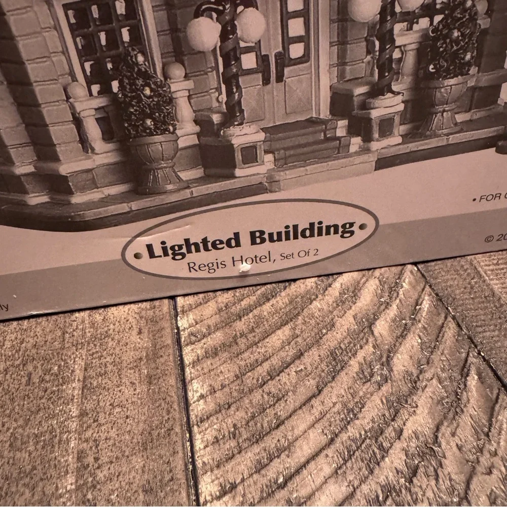 Lemax Regis Hotel Village Collection Lighted Building Club‎ Limited Edition READ